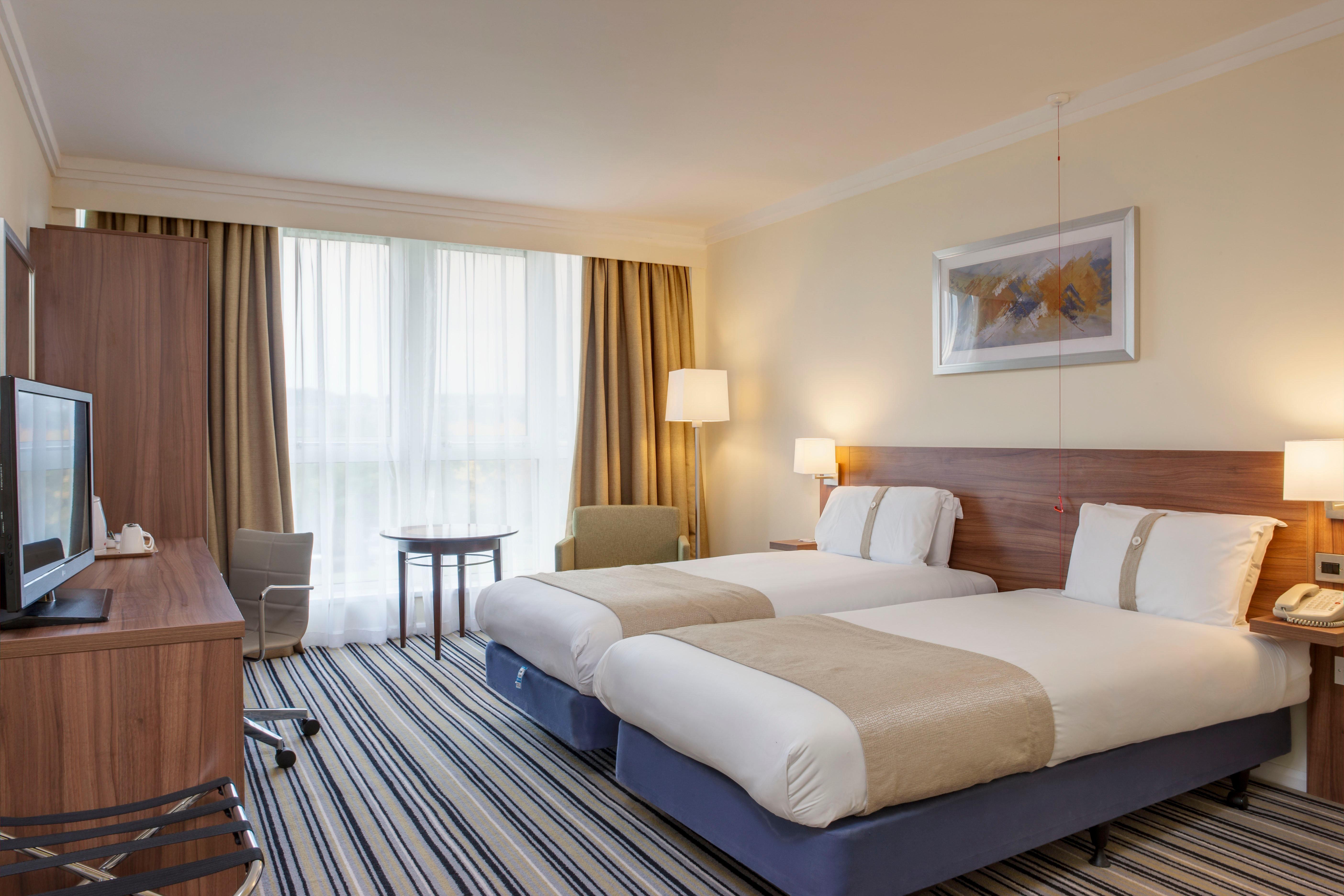Holiday Inn Leeds Brighouse By Ihg Exterior photo