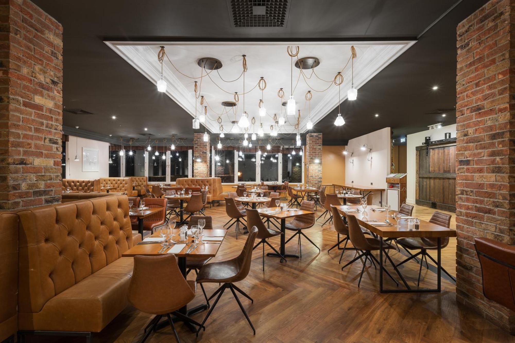 Holiday Inn Leeds Brighouse By Ihg Exterior photo
