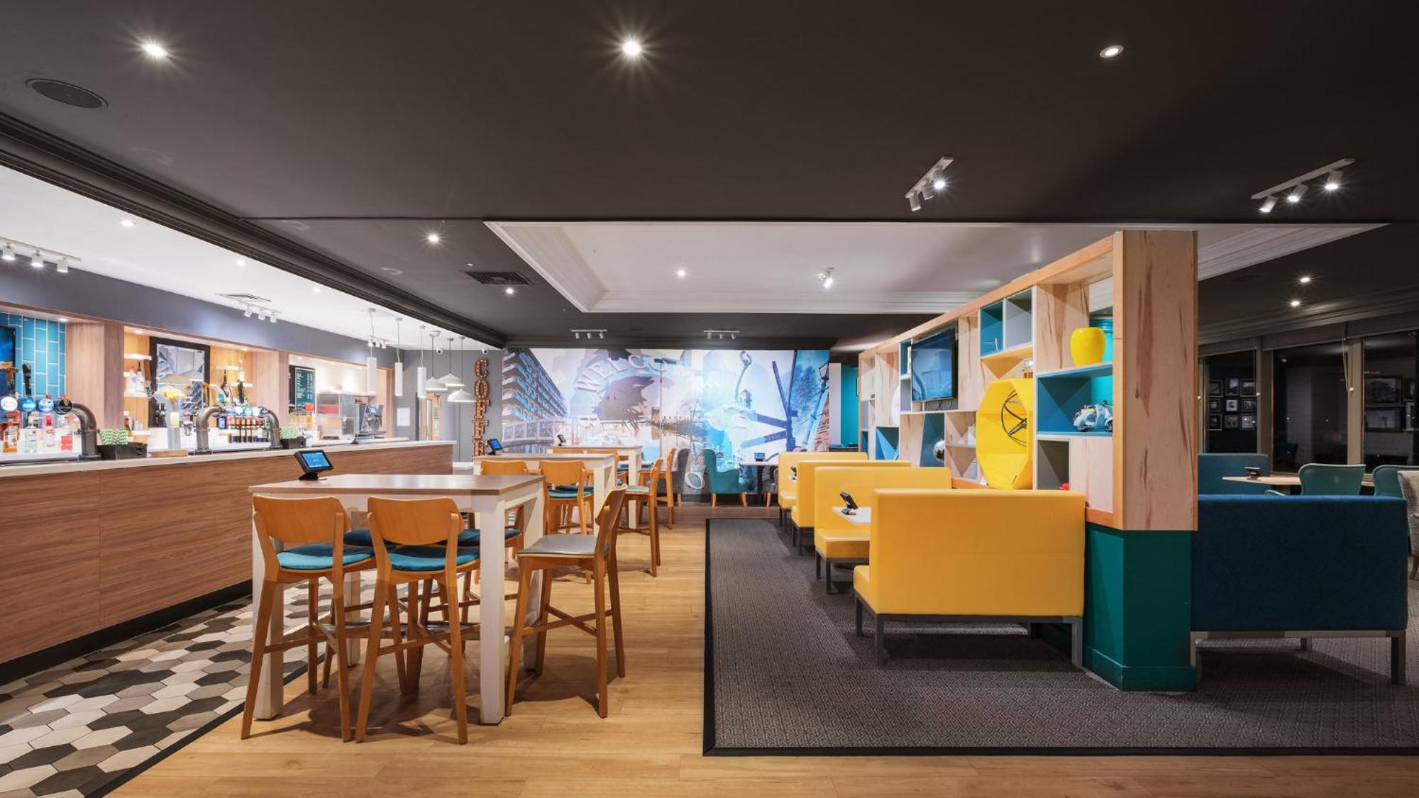 Holiday Inn Leeds Brighouse By Ihg Exterior photo