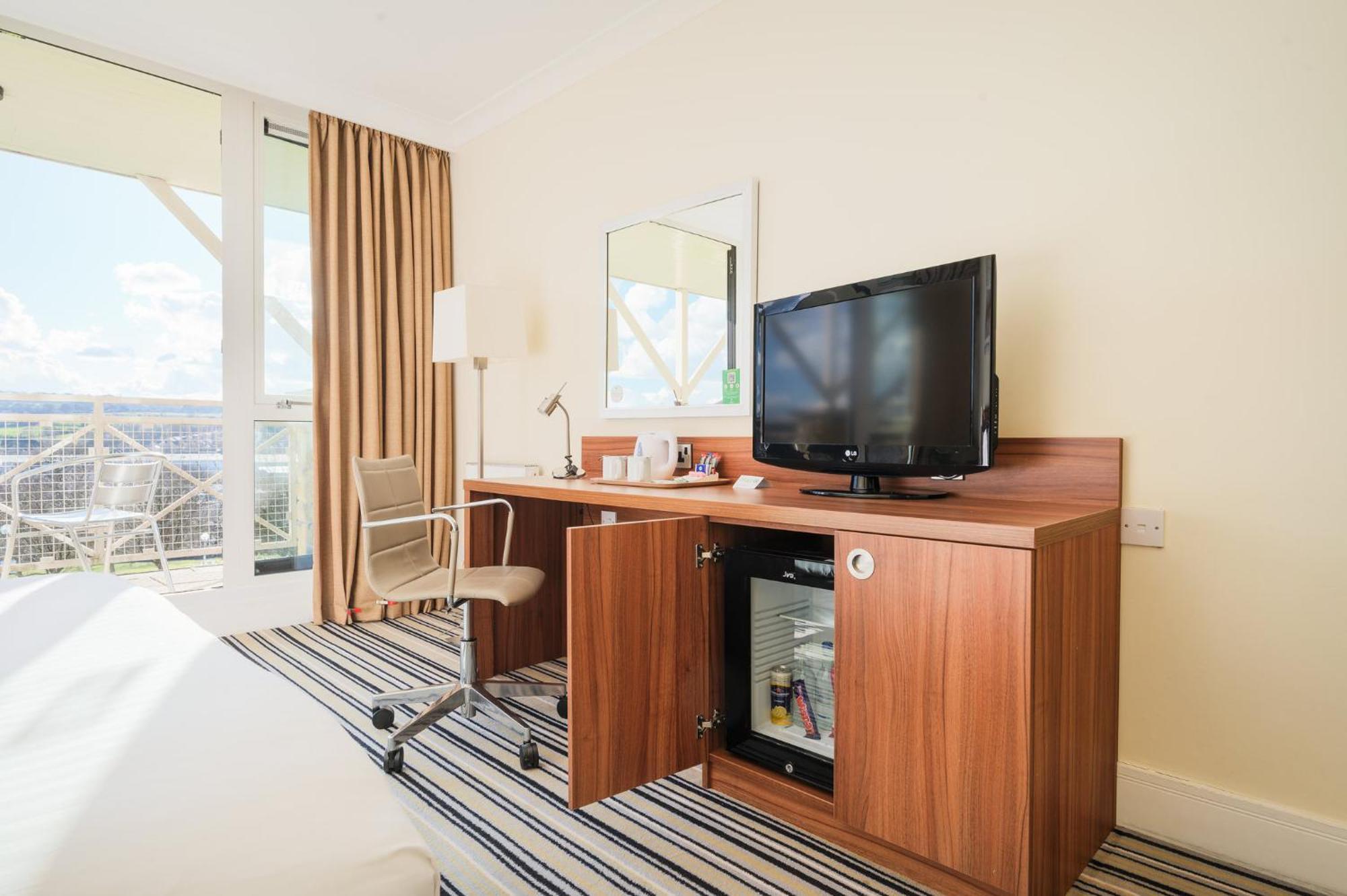 Holiday Inn Leeds Brighouse By Ihg Exterior photo