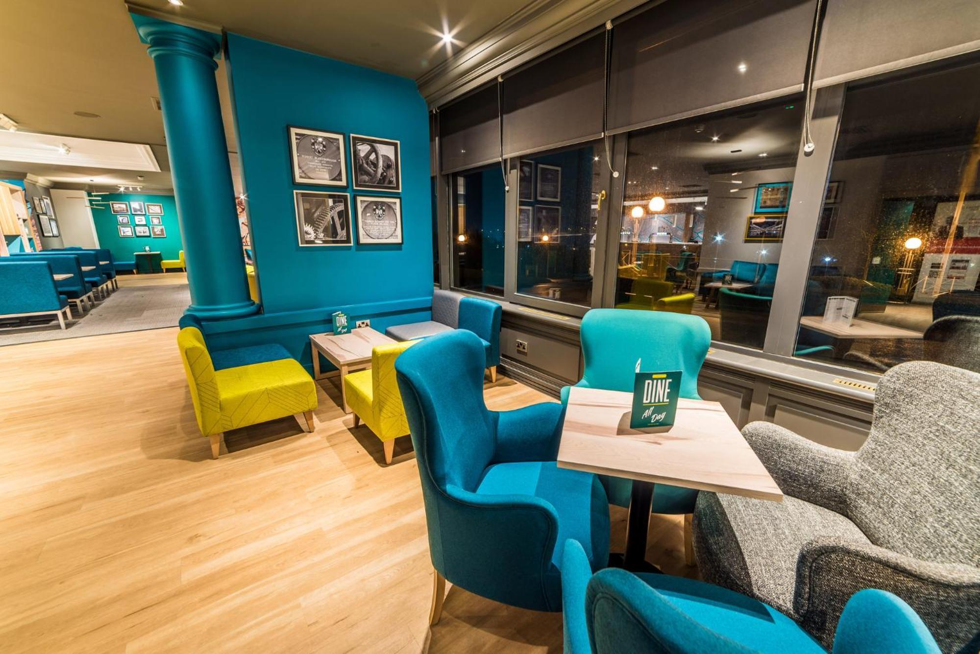 Holiday Inn Leeds Brighouse By Ihg Exterior photo