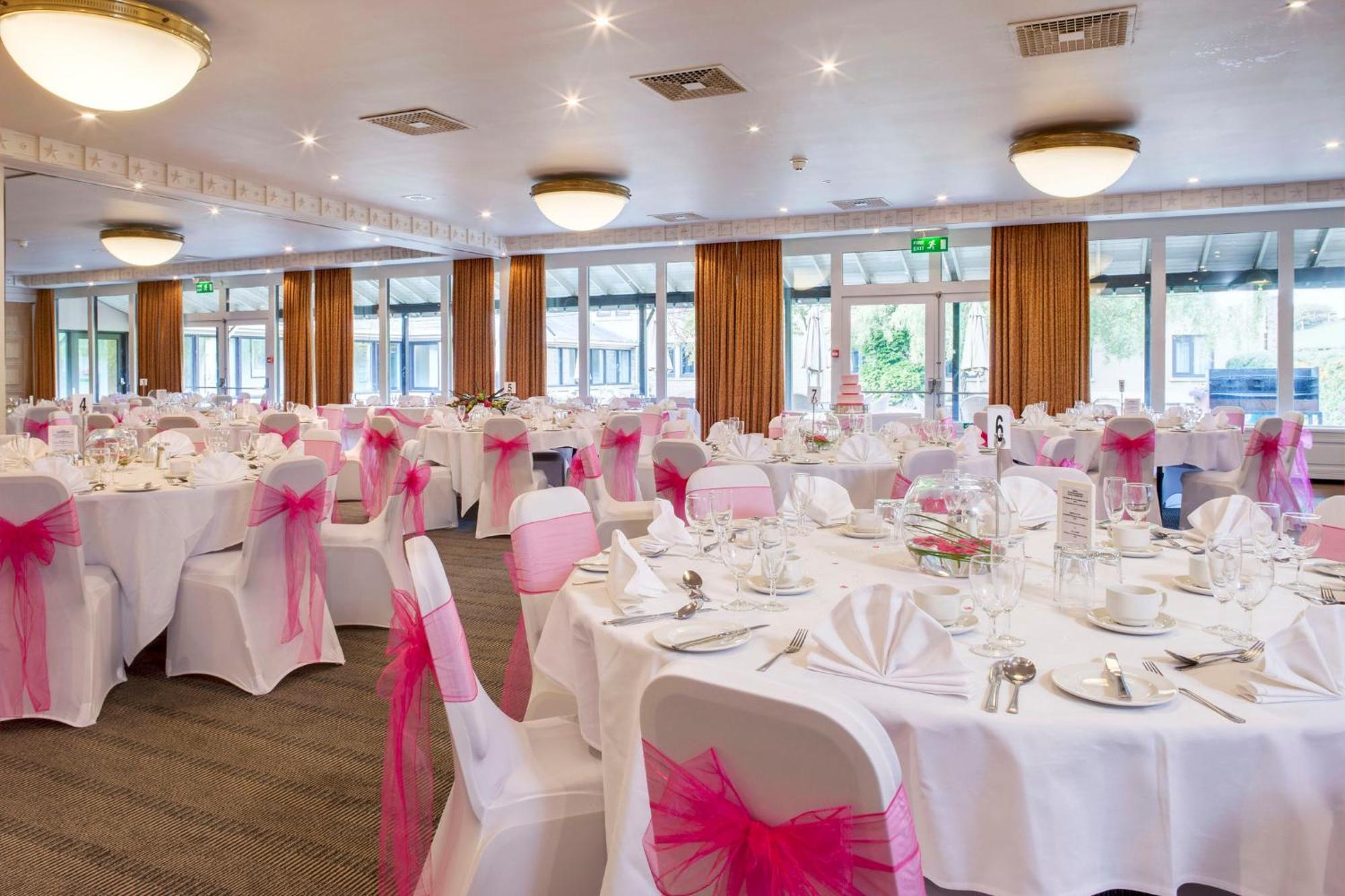 Holiday Inn Leeds Brighouse By Ihg Exterior photo