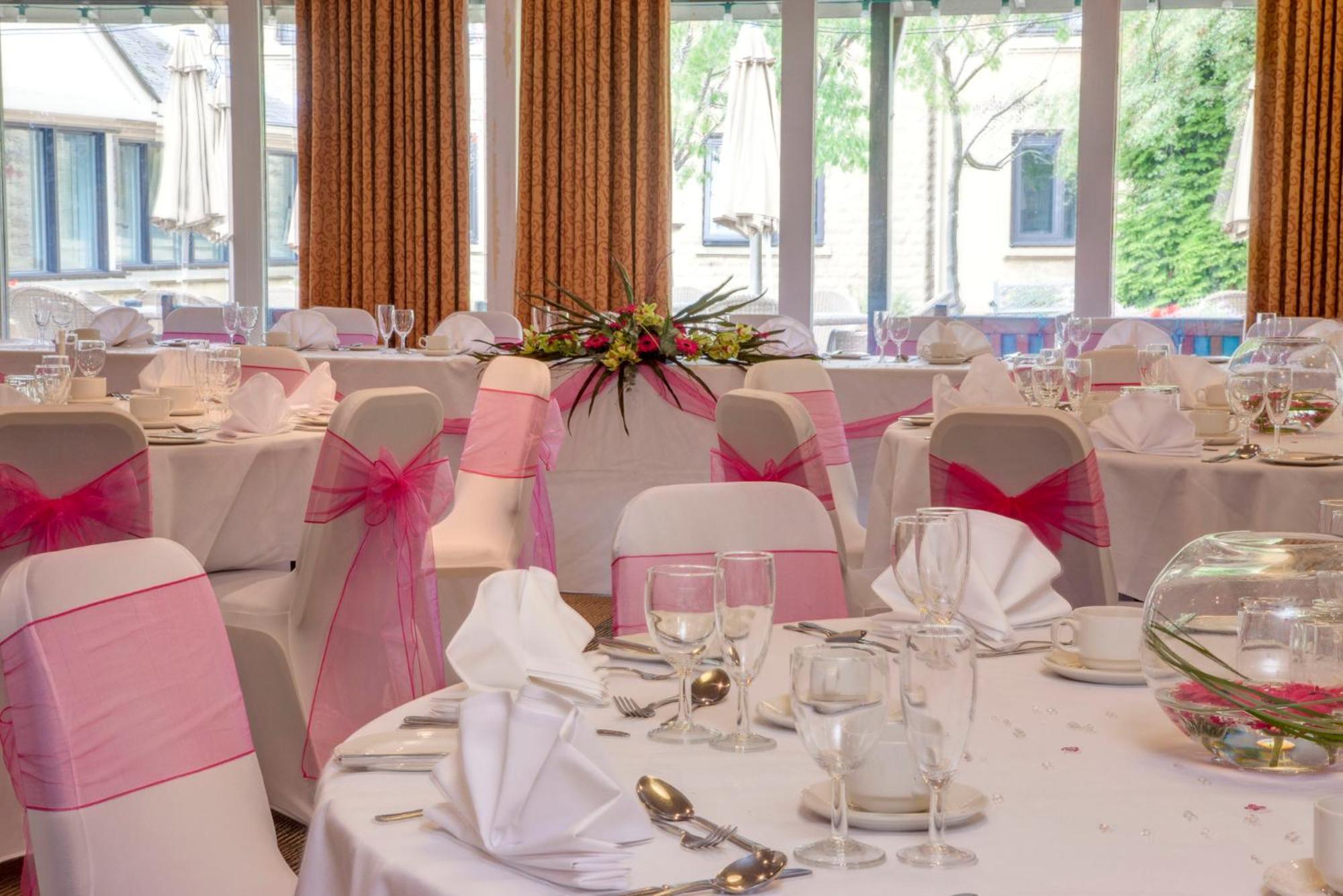 Holiday Inn Leeds Brighouse By Ihg Exterior photo