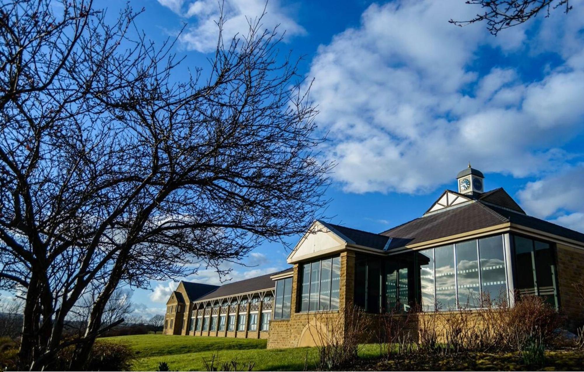 Holiday Inn Leeds Brighouse By Ihg Exterior photo