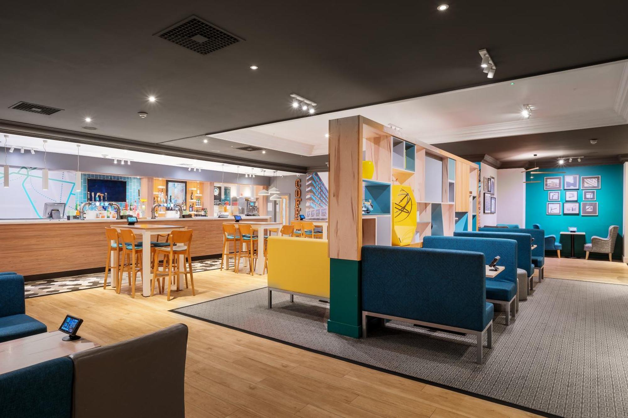 Holiday Inn Leeds Brighouse By Ihg Exterior photo