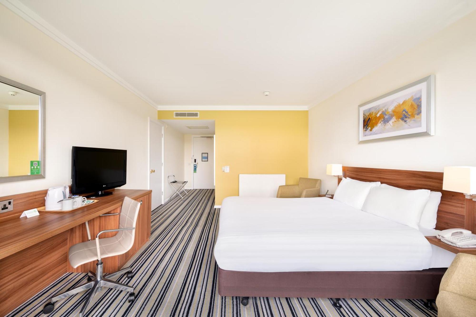 Holiday Inn Leeds Brighouse By Ihg Exterior photo